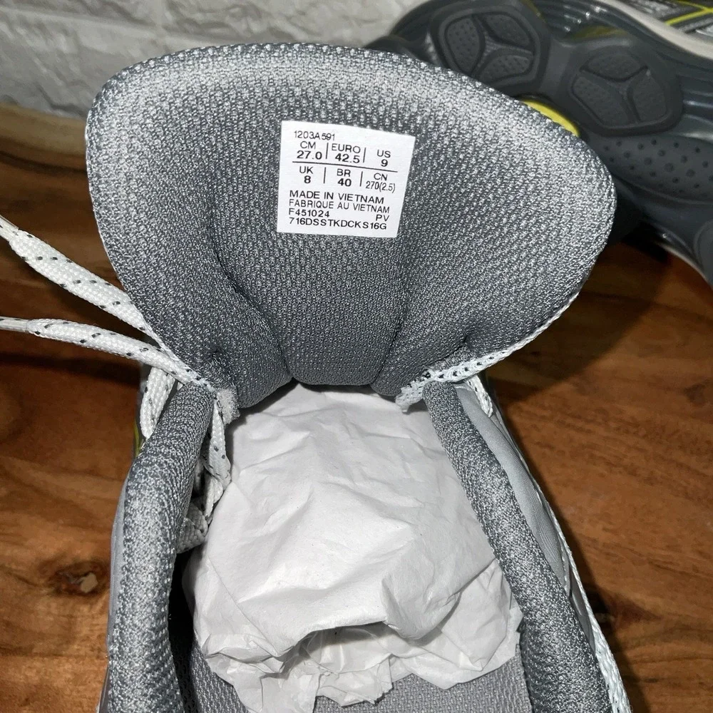 ASICS Gel-Kinetic‎ Fluent Men's Size 9 Silver Grey Running Shoes NIB
